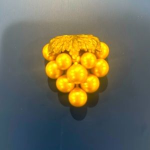 VINTAGE- Deco 1920’s Faux Pearl Fur Clip